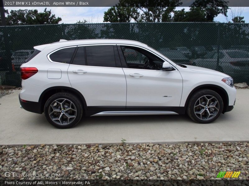 Alpine White / Black 2017 BMW X1 xDrive28i