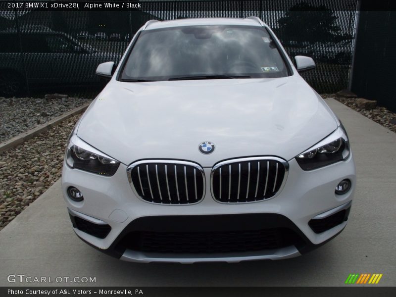 Alpine White / Black 2017 BMW X1 xDrive28i