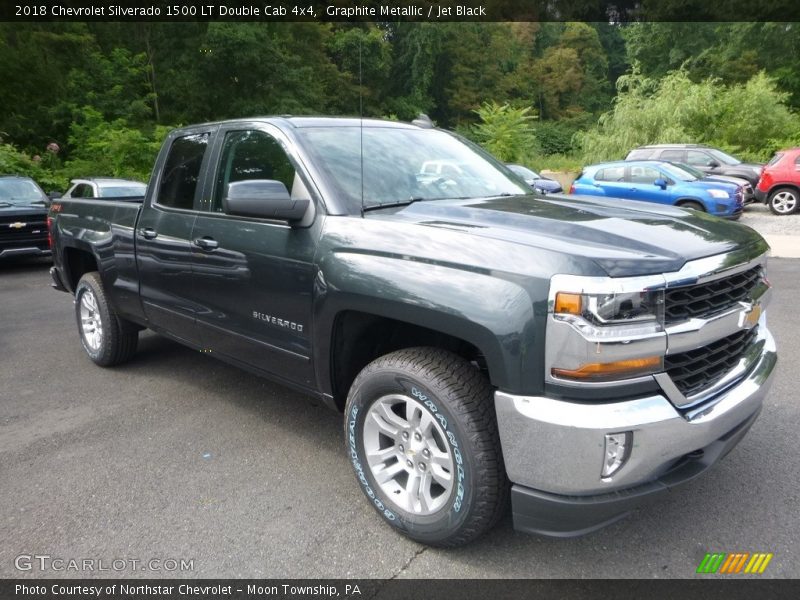 Front 3/4 View of 2018 Silverado 1500 LT Double Cab 4x4