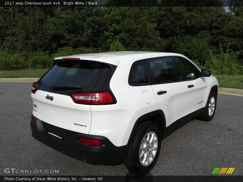 Bright White / Black 2017 Jeep Cherokee Sport 4x4