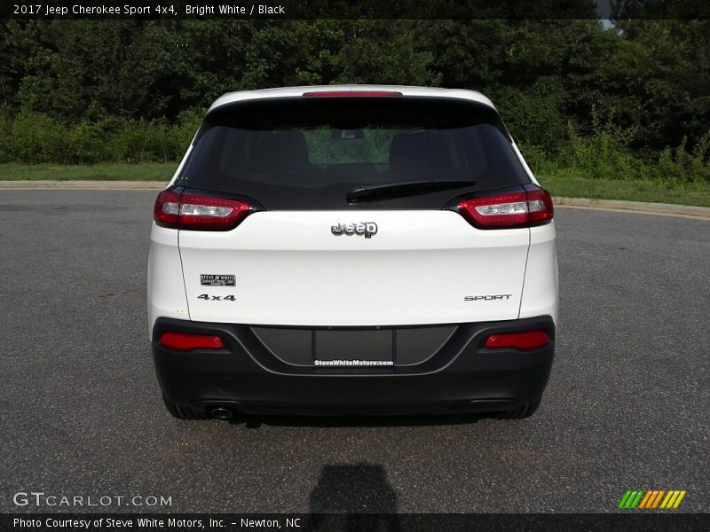 Bright White / Black 2017 Jeep Cherokee Sport 4x4