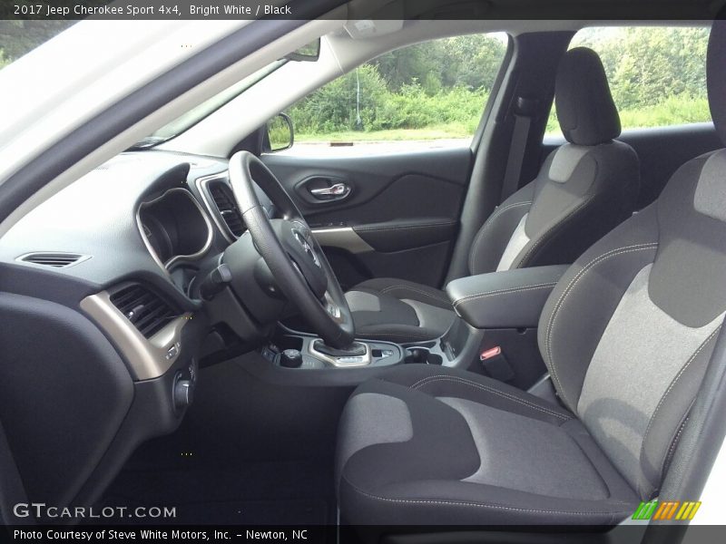Bright White / Black 2017 Jeep Cherokee Sport 4x4