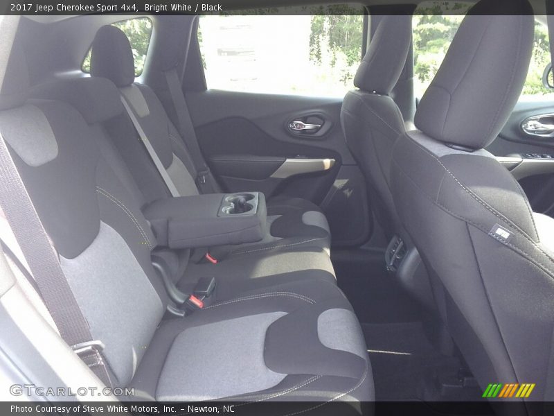 Bright White / Black 2017 Jeep Cherokee Sport 4x4