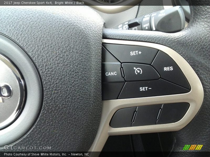 Bright White / Black 2017 Jeep Cherokee Sport 4x4