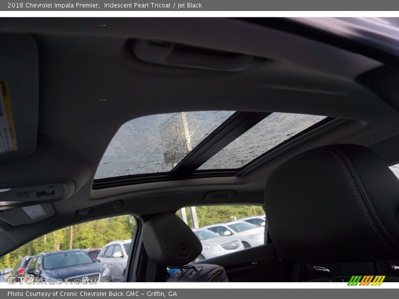 Iridescent Pearl Tricoat / Jet Black 2018 Chevrolet Impala Premier
