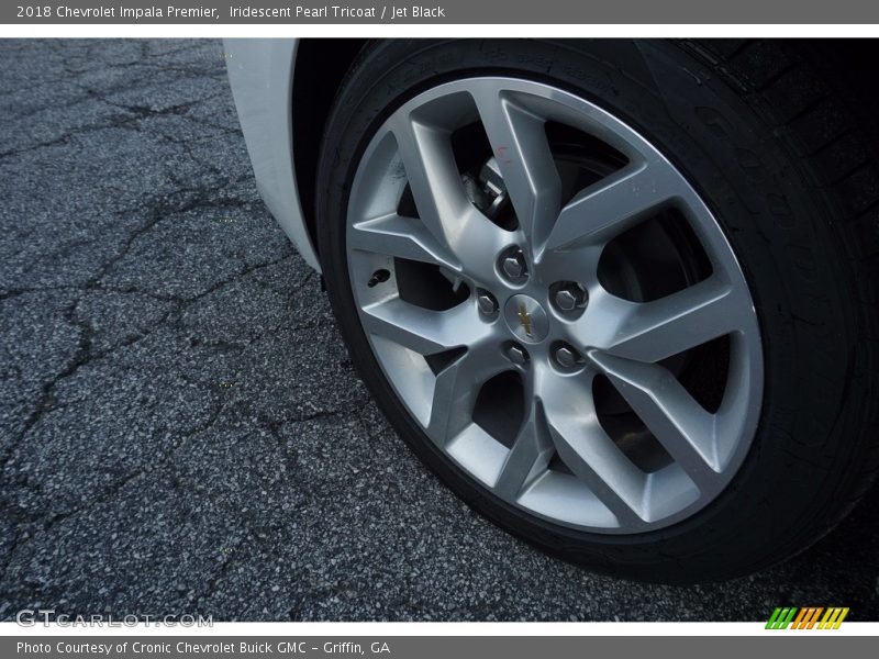 Iridescent Pearl Tricoat / Jet Black 2018 Chevrolet Impala Premier