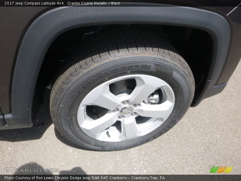 Granite Crystal Metallic / Black 2017 Jeep Compass Latitude 4x4