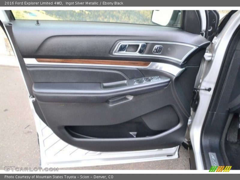 Door Panel of 2016 Explorer Limited 4WD