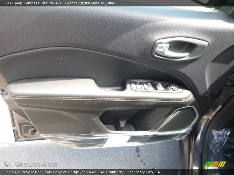 Granite Crystal Metallic / Black 2017 Jeep Compass Latitude 4x4