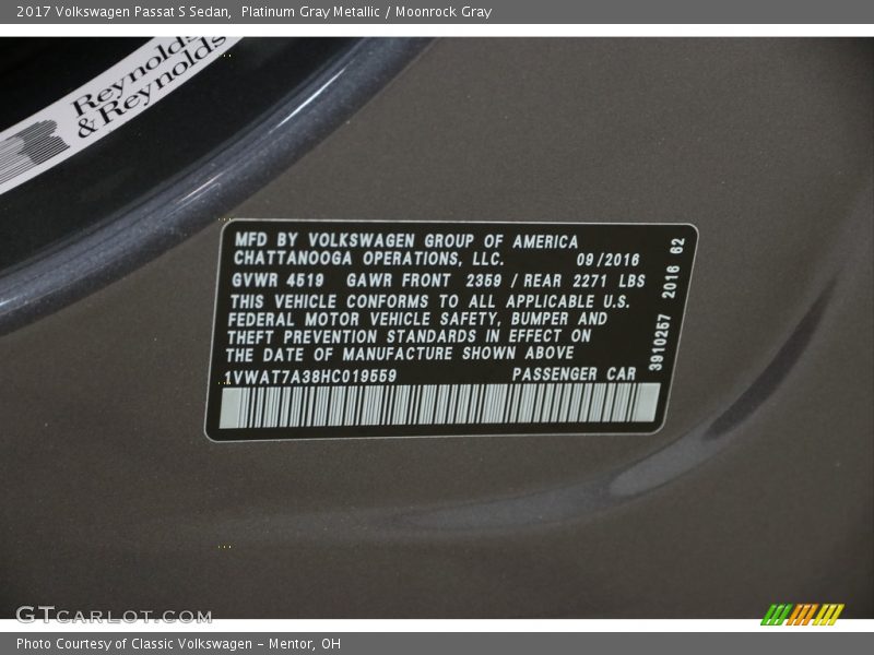 Platinum Gray Metallic / Moonrock Gray 2017 Volkswagen Passat S Sedan