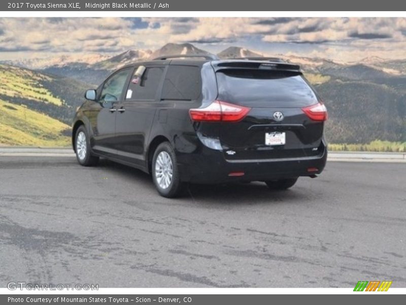 Midnight Black Metallic / Ash 2017 Toyota Sienna XLE