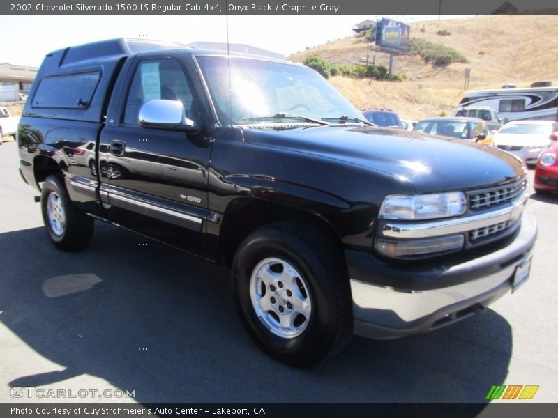 Onyx Black / Graphite Gray 2002 Chevrolet Silverado 1500 LS Regular Cab 4x4