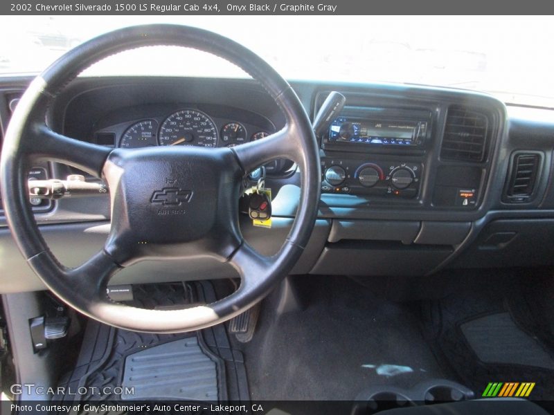Onyx Black / Graphite Gray 2002 Chevrolet Silverado 1500 LS Regular Cab 4x4