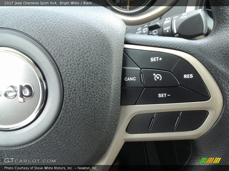 Bright White / Black 2017 Jeep Cherokee Sport 4x4