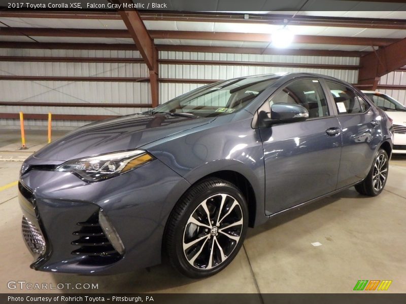 Front 3/4 View of 2017 Corolla XSE