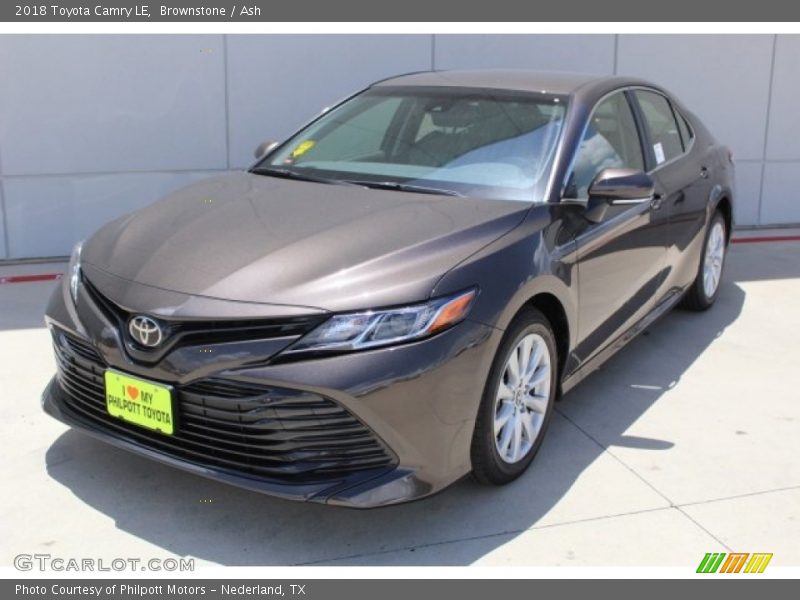 Front 3/4 View of 2018 Camry LE