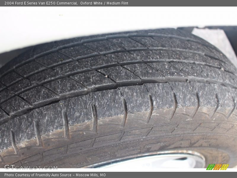 Oxford White / Medium Flint 2004 Ford E Series Van E250 Commercial