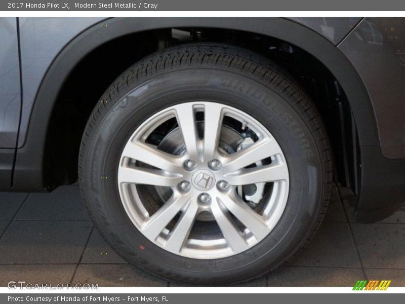 Modern Steel Metallic / Gray 2017 Honda Pilot LX