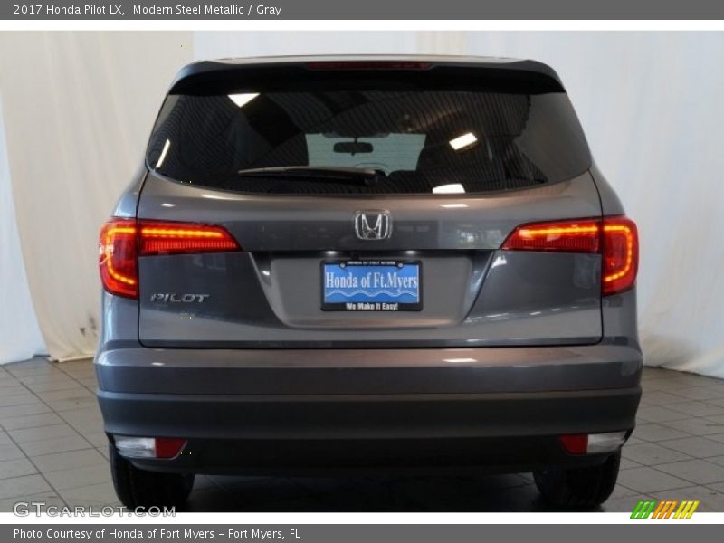 Modern Steel Metallic / Gray 2017 Honda Pilot LX