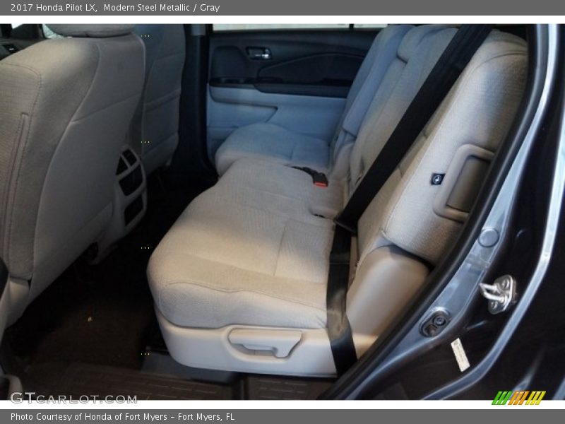 Modern Steel Metallic / Gray 2017 Honda Pilot LX