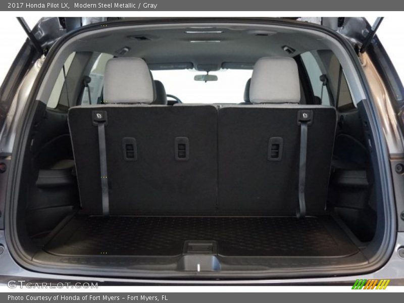 Modern Steel Metallic / Gray 2017 Honda Pilot LX