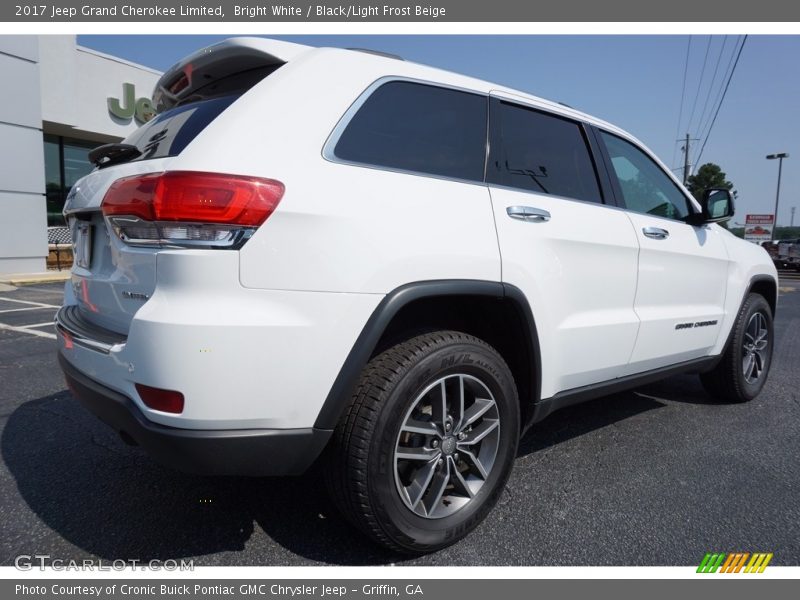 Bright White / Black/Light Frost Beige 2017 Jeep Grand Cherokee Limited