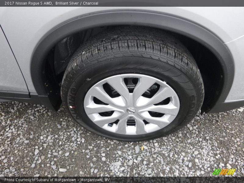 Brilliant Silver / Charcoal 2017 Nissan Rogue S AWD
