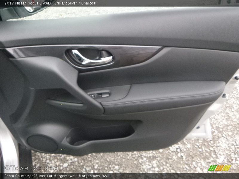 Brilliant Silver / Charcoal 2017 Nissan Rogue S AWD