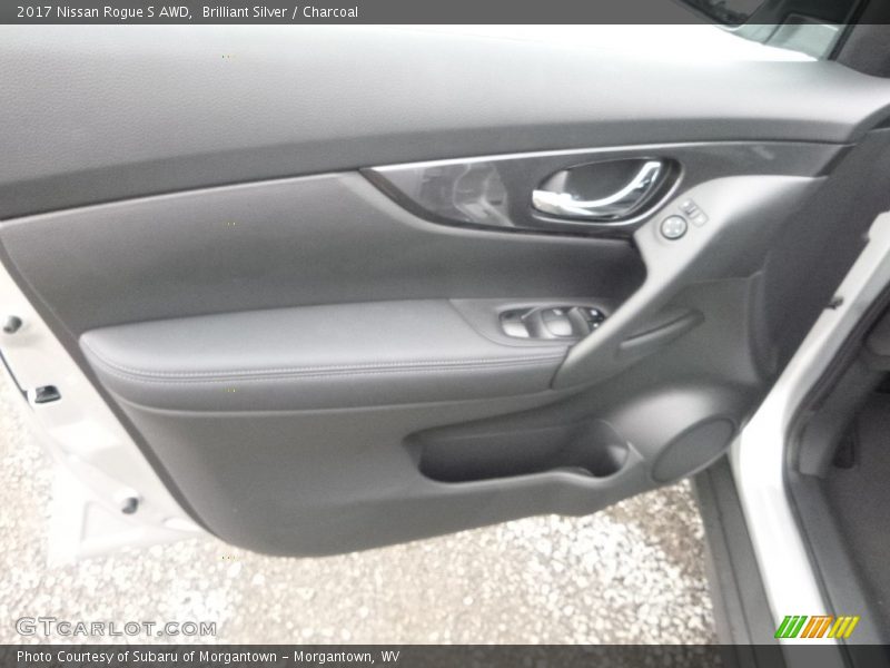 Brilliant Silver / Charcoal 2017 Nissan Rogue S AWD