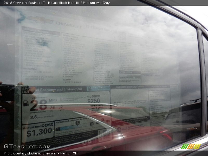 Mosaic Black Metallic / Medium Ash Gray 2018 Chevrolet Equinox LT