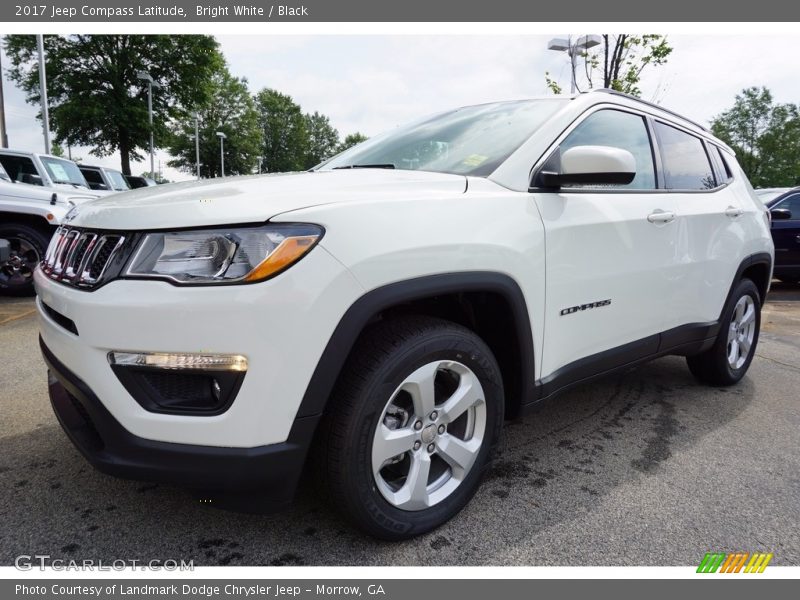 Bright White / Black 2017 Jeep Compass Latitude
