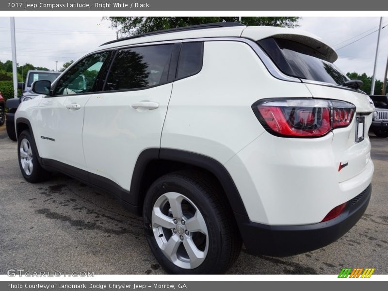 Bright White / Black 2017 Jeep Compass Latitude