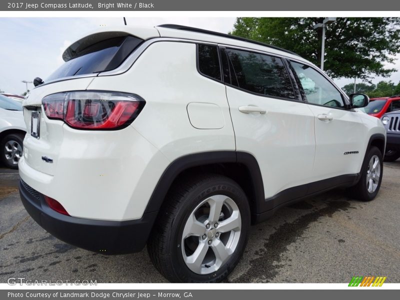 Bright White / Black 2017 Jeep Compass Latitude