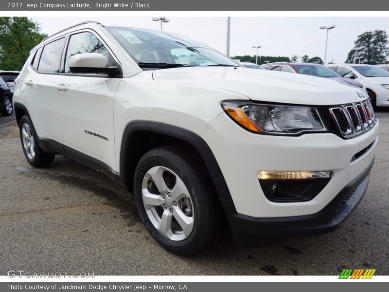 Bright White / Black 2017 Jeep Compass Latitude