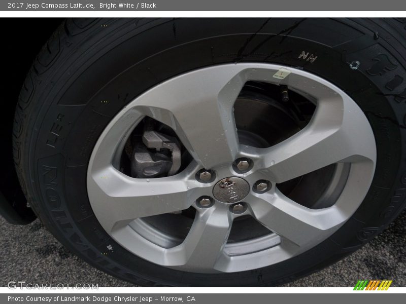 Bright White / Black 2017 Jeep Compass Latitude