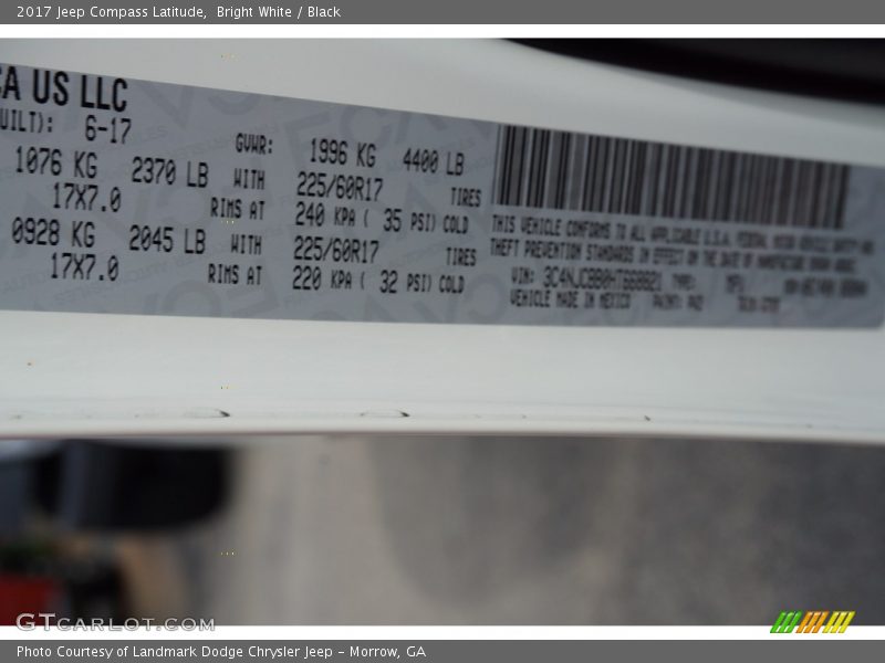 Bright White / Black 2017 Jeep Compass Latitude