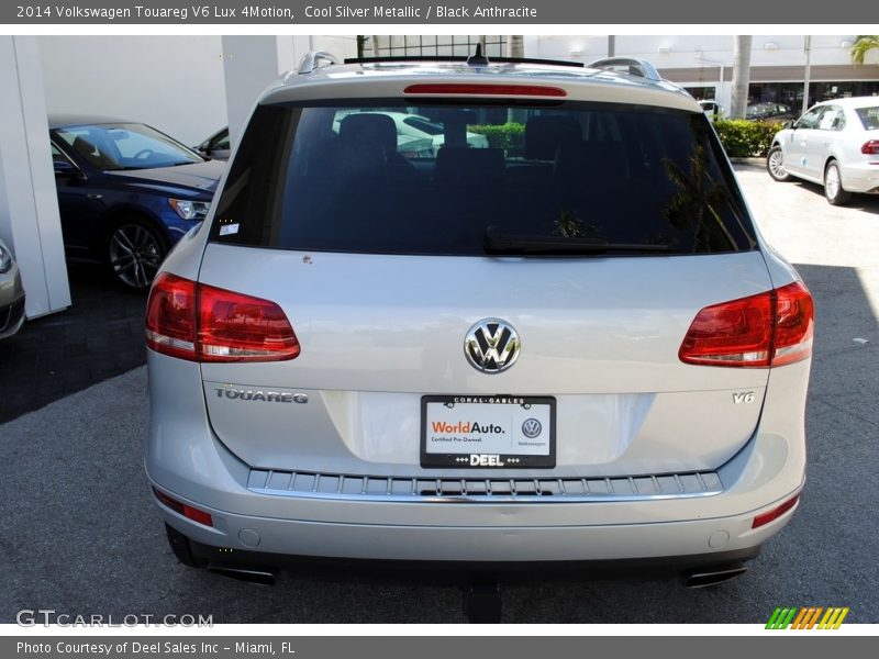 Cool Silver Metallic / Black Anthracite 2014 Volkswagen Touareg V6 Lux 4Motion