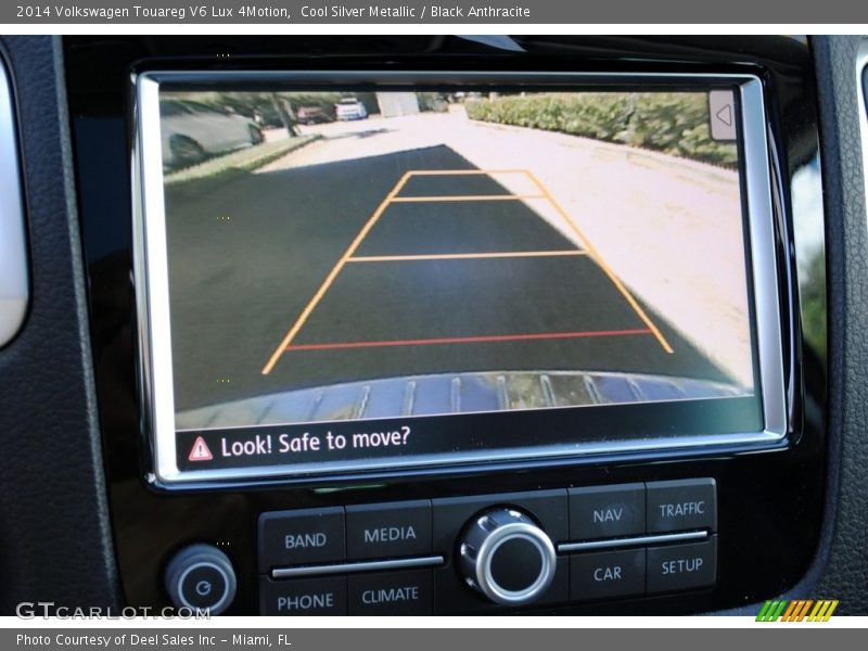 Cool Silver Metallic / Black Anthracite 2014 Volkswagen Touareg V6 Lux 4Motion
