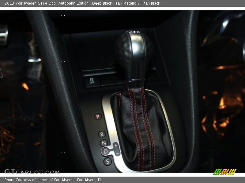 Deep Black Pearl Metallic / Titan Black 2013 Volkswagen GTI 4 Door Autobahn Edition