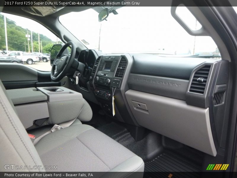 Magnetic / Medium Earth Gray 2017 Ford F250 Super Duty XL SuperCab 4x4
