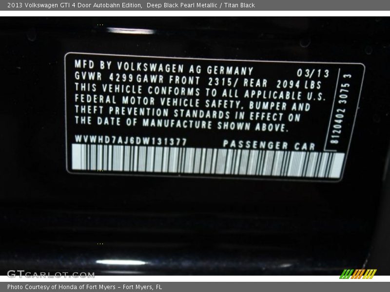 Deep Black Pearl Metallic / Titan Black 2013 Volkswagen GTI 4 Door Autobahn Edition