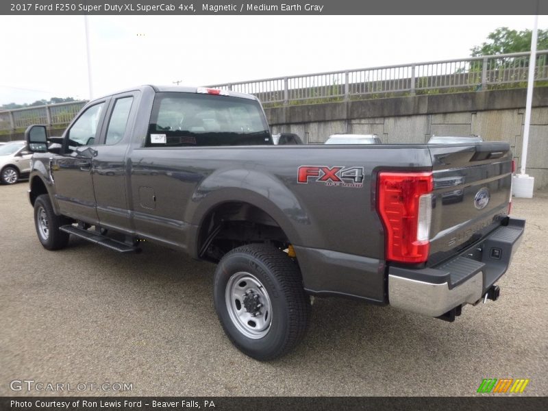 Magnetic / Medium Earth Gray 2017 Ford F250 Super Duty XL SuperCab 4x4