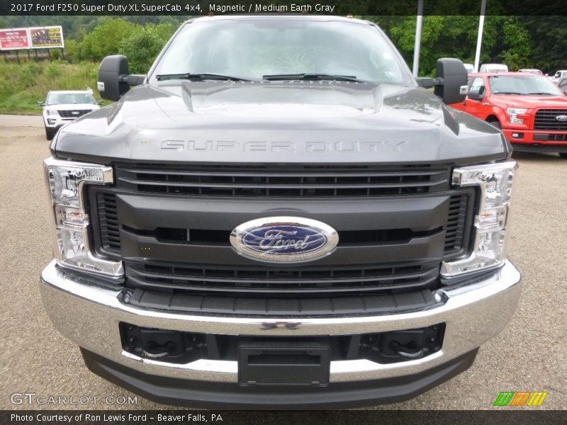 Magnetic / Medium Earth Gray 2017 Ford F250 Super Duty XL SuperCab 4x4