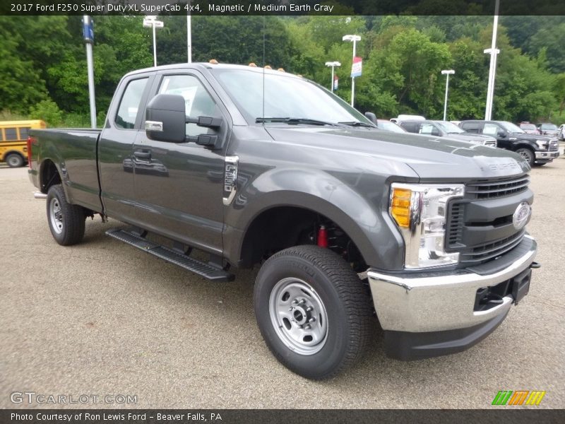 Magnetic / Medium Earth Gray 2017 Ford F250 Super Duty XL SuperCab 4x4