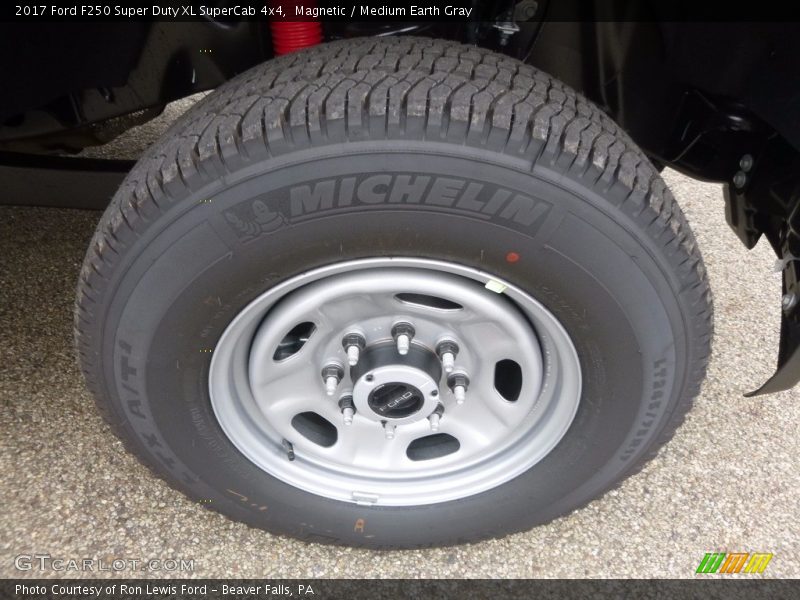 Magnetic / Medium Earth Gray 2017 Ford F250 Super Duty XL SuperCab 4x4