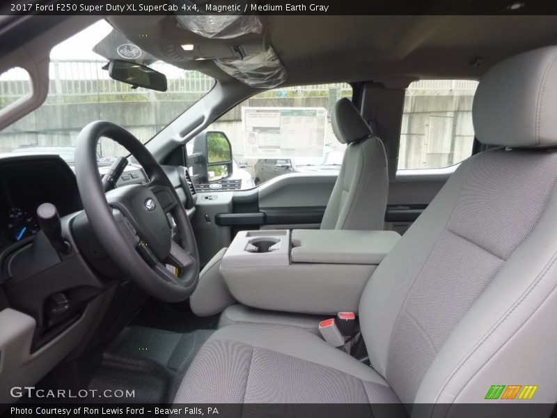 Magnetic / Medium Earth Gray 2017 Ford F250 Super Duty XL SuperCab 4x4