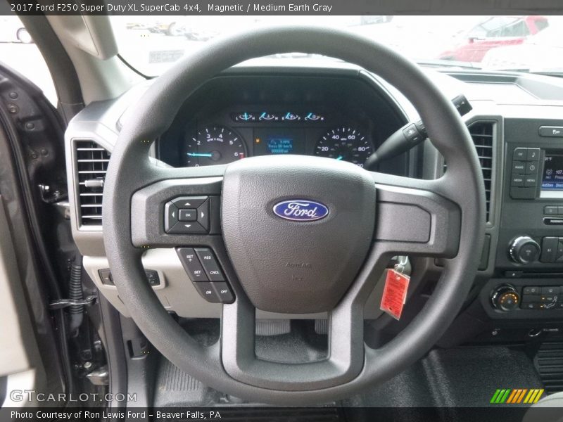 Magnetic / Medium Earth Gray 2017 Ford F250 Super Duty XL SuperCab 4x4