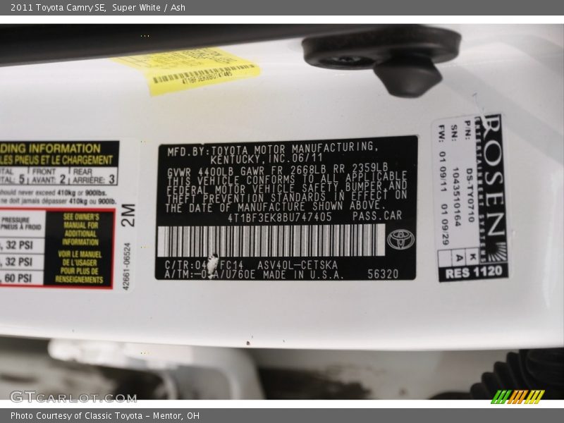 Super White / Ash 2011 Toyota Camry SE