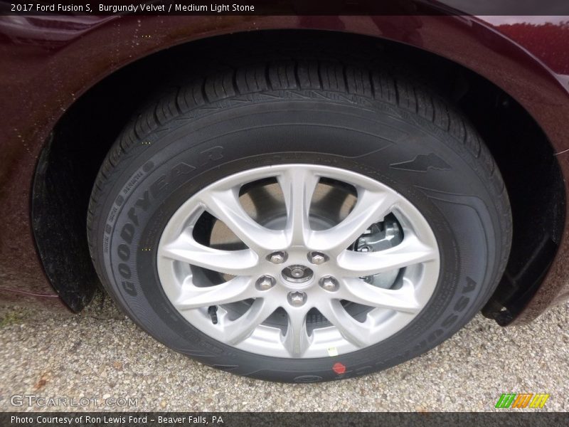 Burgundy Velvet / Medium Light Stone 2017 Ford Fusion S