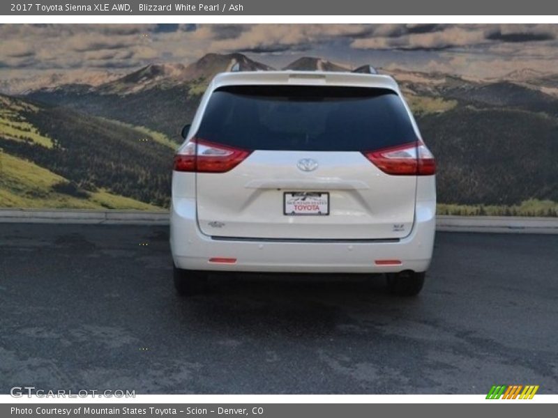 Blizzard White Pearl / Ash 2017 Toyota Sienna XLE AWD